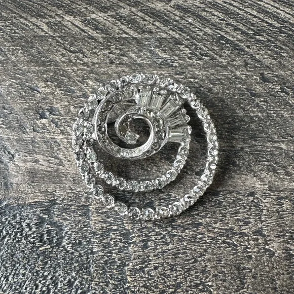 Vintage Keyes Rhinestone Brooch - Picture 2 of 5